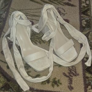 NWOT Cream Lace-Up Heels
